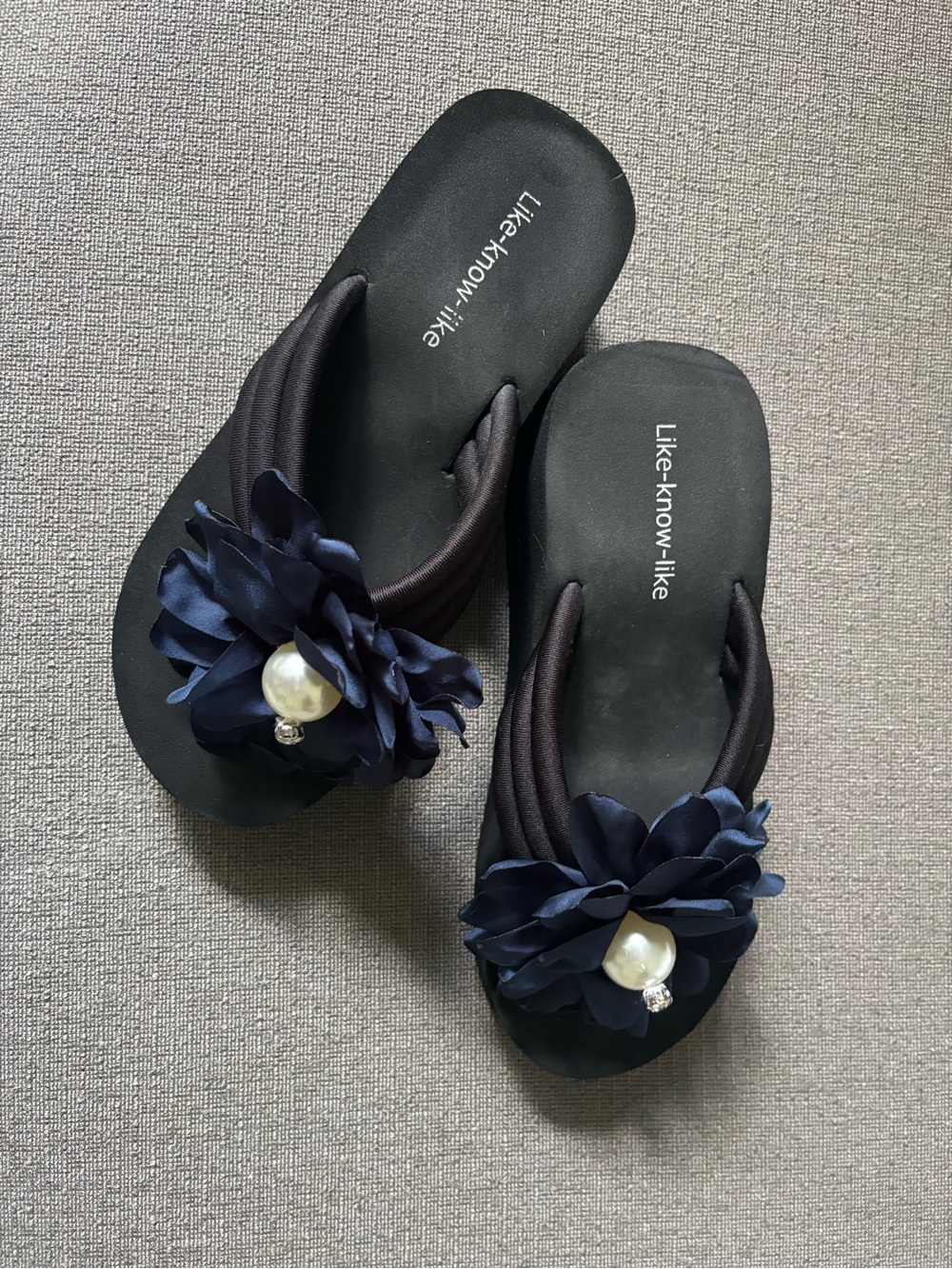 Like-know-like Platform Sandals - Picture 3 of 4